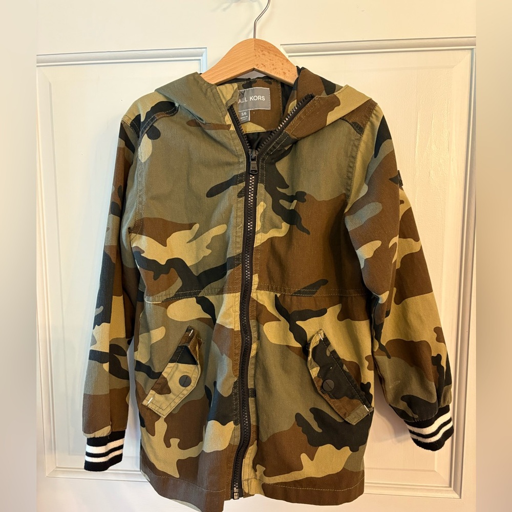 EUC Boys Michael Kors CAMO Hooded Zip Jacket Size 5/6 100% cotton Lined